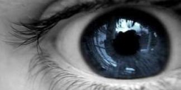 Bu sinsi göz hastalığı iki kişiden birinde var