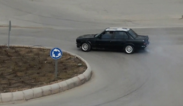 Bu sürücü yaptığı hatayı ağır ödedi!