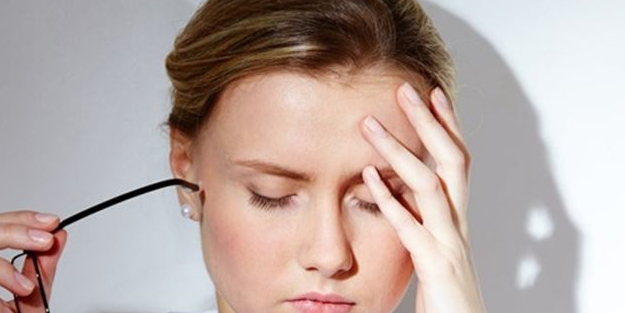 Bu suyu içtiğinizde baş ağrınız 10 dakikada gidiyor (Doğal ve etkili yöntem)