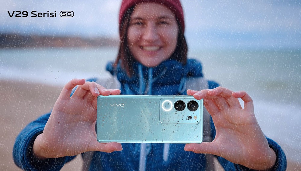 Bu telefon suya ve toza dayanıklılığıyla dikkati çekiyor!