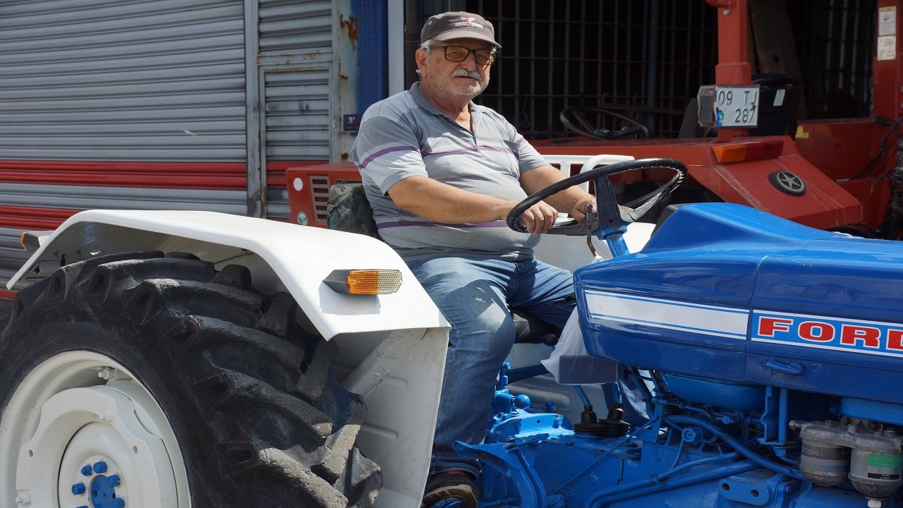 Bu traktör yarım asırdır yollarda