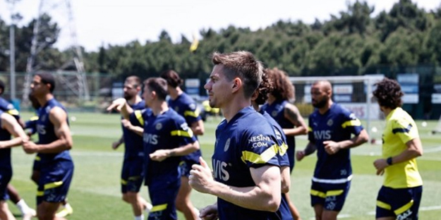 Bu transfer taraftara oh dedirtecek! Yıldız isimden Türkiye planı! Bu sonuç sizi çok şaşırtacak!