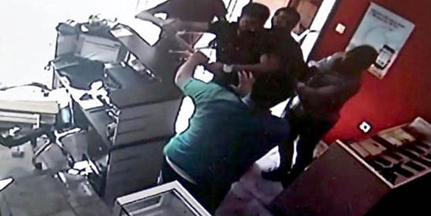 'Bu üçüncü hatan' deyip sopalarla dövdüler!