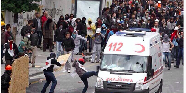 Bu vandallar, o işçinin hakkını mı savunuyor?