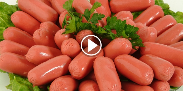 Bu videoyu izleyenler bir daha sosis yiyemiyor!