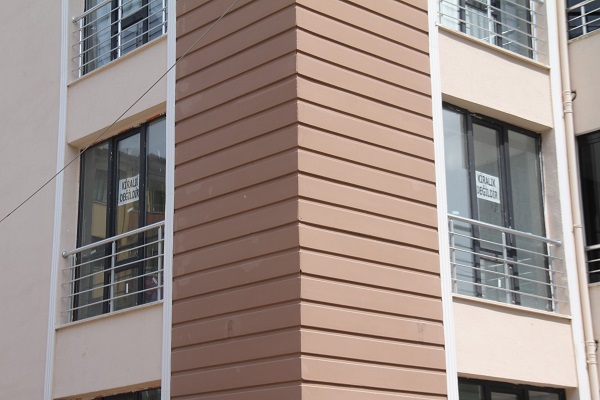 Bu yazısı gören şaşırıyor! O ilimizde konutlara 'Kiralık değildir' yazısı asıldı