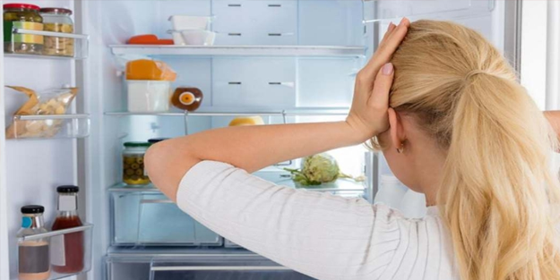 Bu yiyecekler buzdolabını hem bakteri yuvasına çeviriyor hem de...
