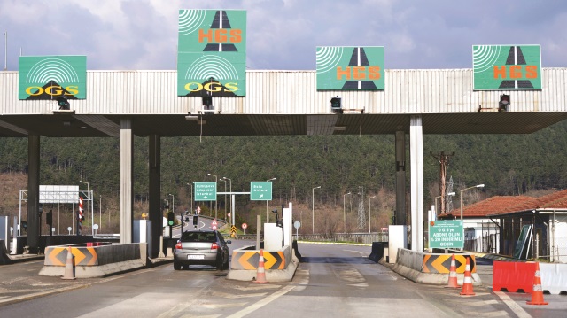 Bu yolu 1 saat 11 dakikadan önce geçen yandı