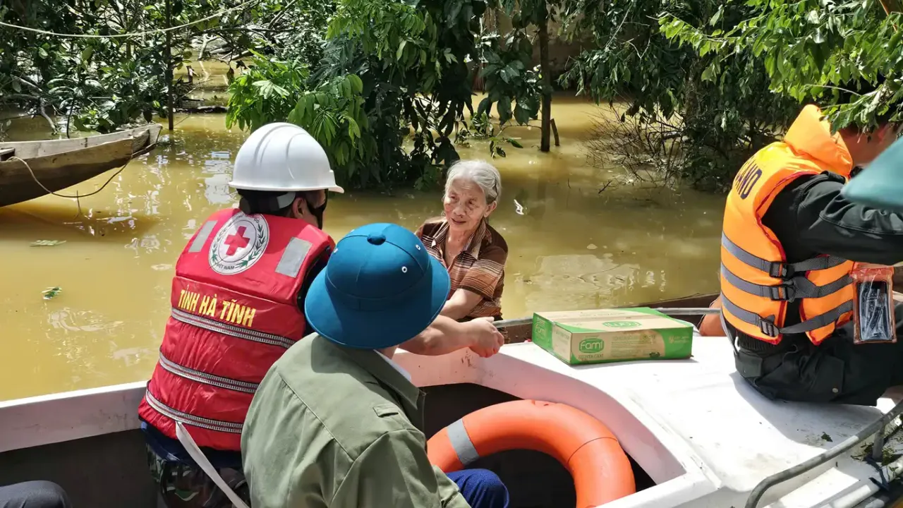 Bualoi Tayfunu: Onlarca kişi hayatını kaybetti!