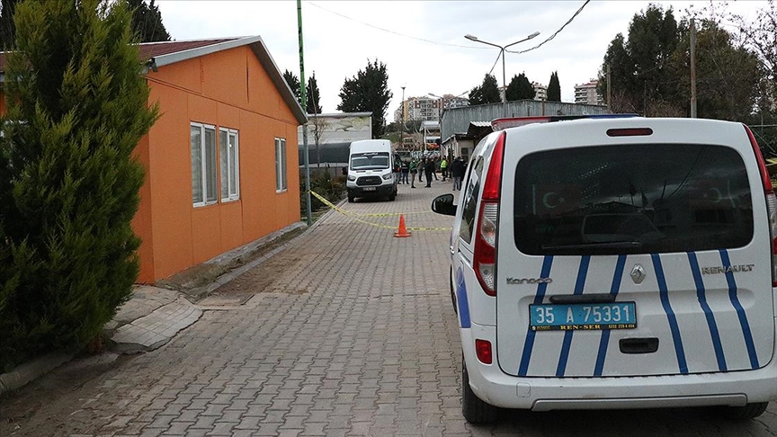 Buca Belediyesine ait binaya silahla ateş edildi