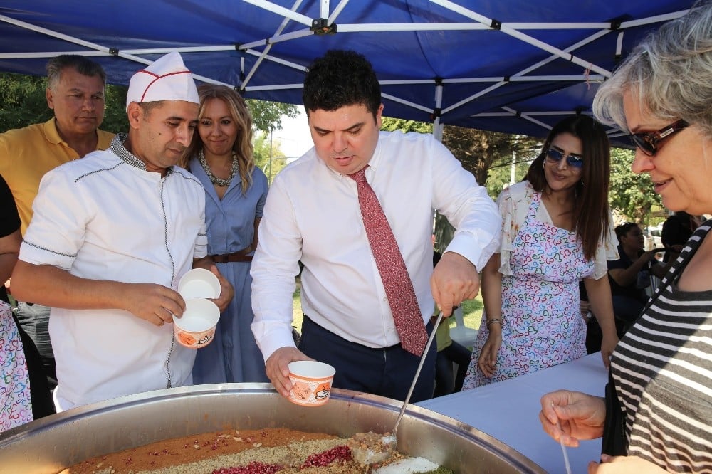 Buca’da aşure bereketi 