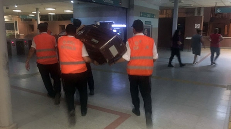 Buca'da metronun önüne atlayan şahıs hayatını kaybetti