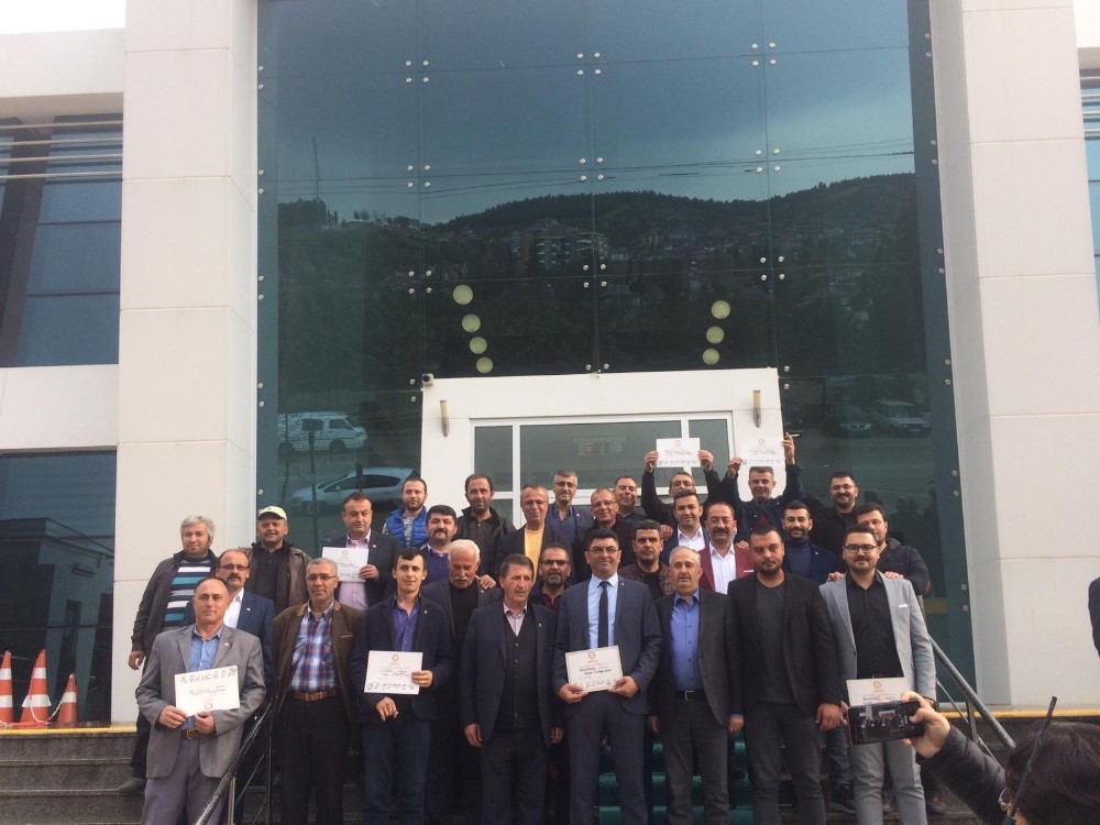 Bucak’ta belde belediye başkanları ve il genel meclis üyeleri mazbatalarını aldı 