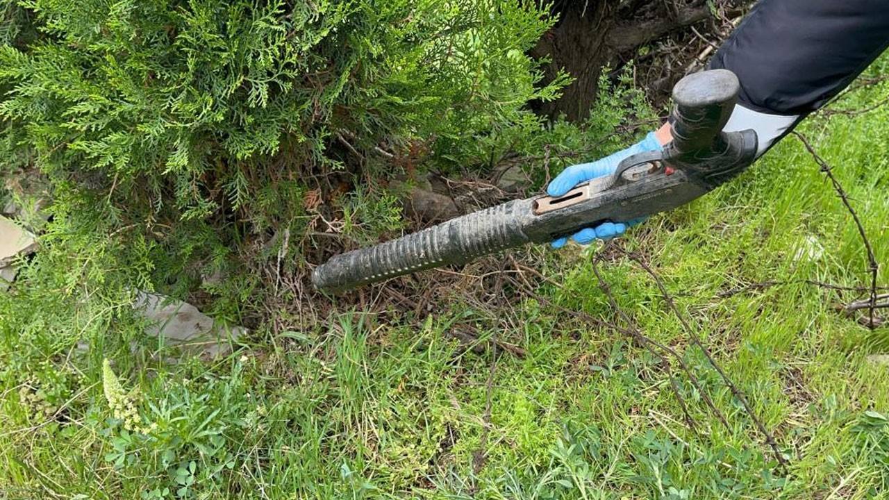 Budanan çalıların altından pompalı çıktı