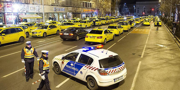 Taksiciler o uygulamayı protesto etti!