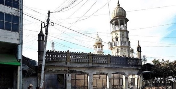 Budist çetelerden camiye çirkin saldırı