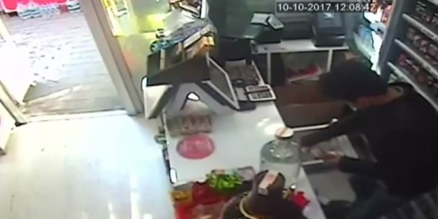 Yazar kasa faresi böyle yakalandı