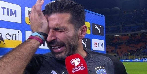 Buffon gözyaşlarını tutamadı