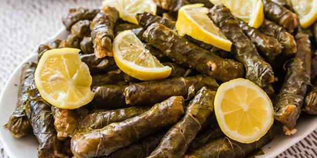 'Bugün ne pişirsem' diyenlere günün menüsü (Yaprak sarması)