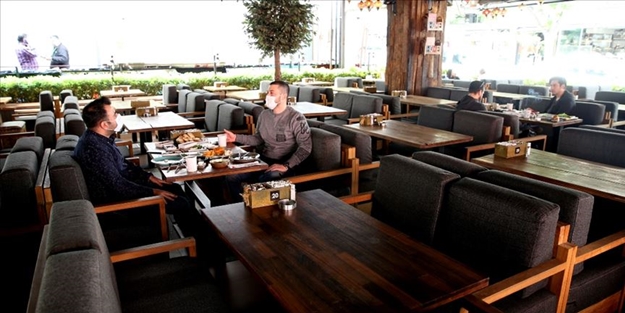 Bugünden itibaren geçerli! Kafe ve restoranlarda yasak