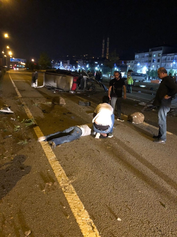Bulancak’ta kaza, sahil yolu trafiğe kapandı 