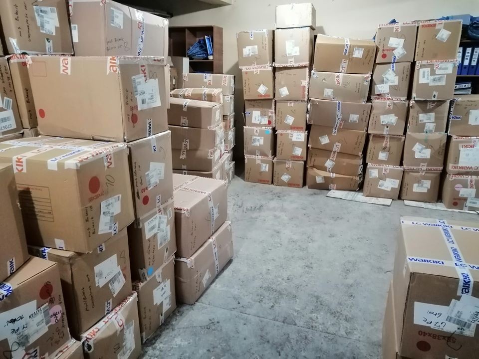 Bulanık Kaymakamlığından öğrencilere giysi yardımı 