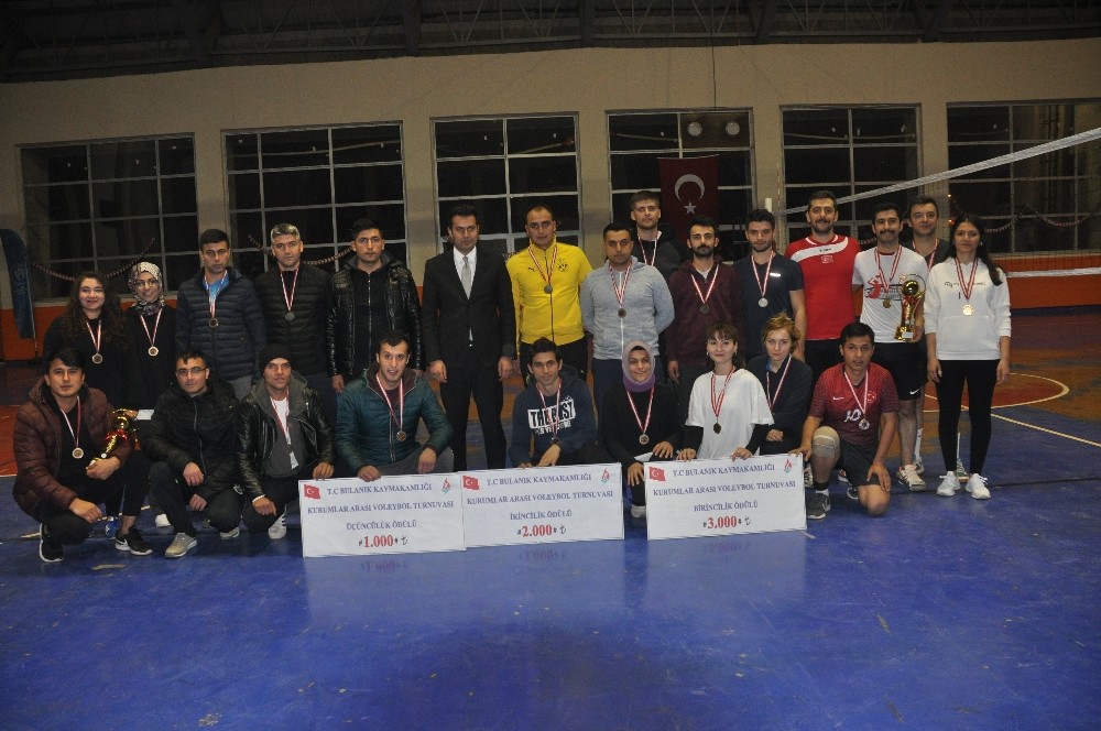 Bulanık’ta ‘Kurumlar Arası Kaymakamlık Kupası Voleybol Turnuvası’ 