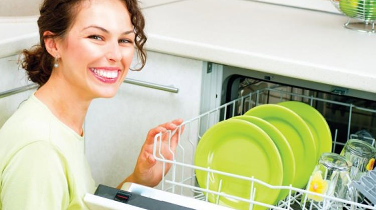 Bulaşık makinesinde kötü kokulardan nasıl kurtulunur?