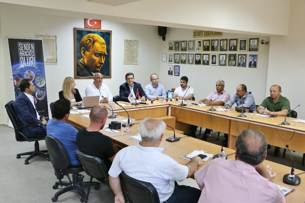Buldan’da “Senden İhracatçı Olur” toplantısı 