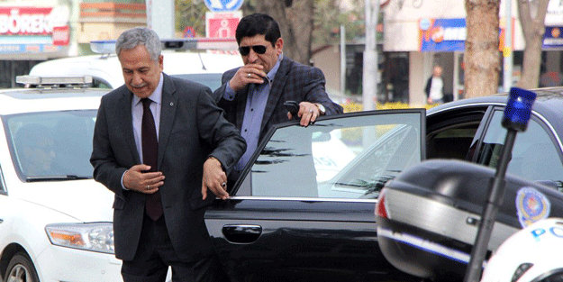 Bülent Arınç hakaret davasında ifade verdi