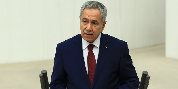 Bülent Arınç, “makas” değiştirince...