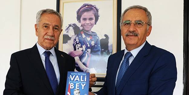 Bülent Arınç mı ilkesiz, Saygı Öztürk mü? Yoksa her ikisi de mi?