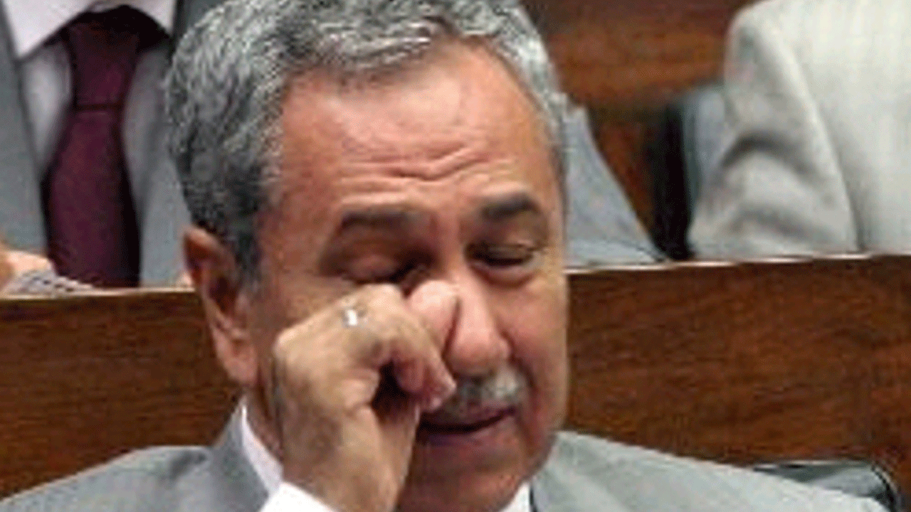 Bülent Arınç yatıyor kalkıyor aynı şeyi söylüyor ‘Tutuklu o CHP'liyi serbest bırakın’