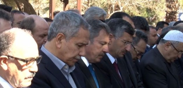 Bülent Arınç'tan son görev