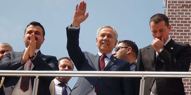 Bülent Arınç’tan skandal imzaya sert tepki: Adam sanki kendi kesesinden harcıyor