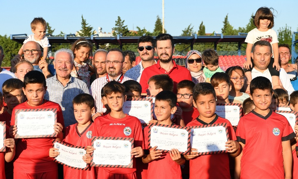 Bülent Turan, sertifika dağıtım programına katıldı 