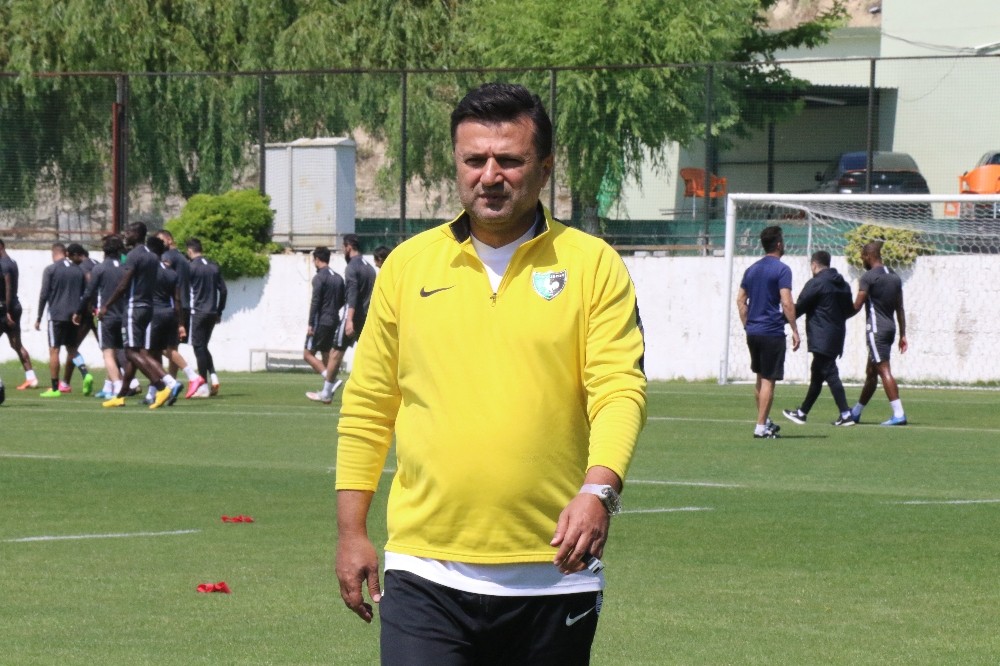 Bülent Uygun’dan sitem: “Bu işin emekçisi olan futbolcular ve teknik direktörlerle konuşulmadı” 