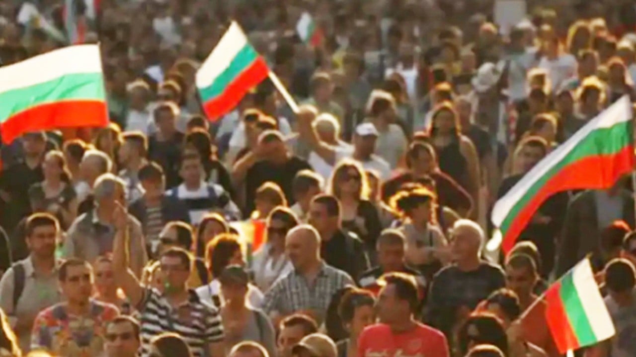 Bulgaristan protesto edildi: 'Bütçe'ye karşı binlerce kişi isyan etti: 1 Ocak 2026'da para işlemi değişiyor!