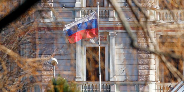Rus diplomatı ülkeden kovdular