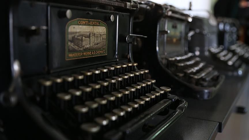 Bulgaristan sanal saldırıları önlemek için daktiloya geri döndü