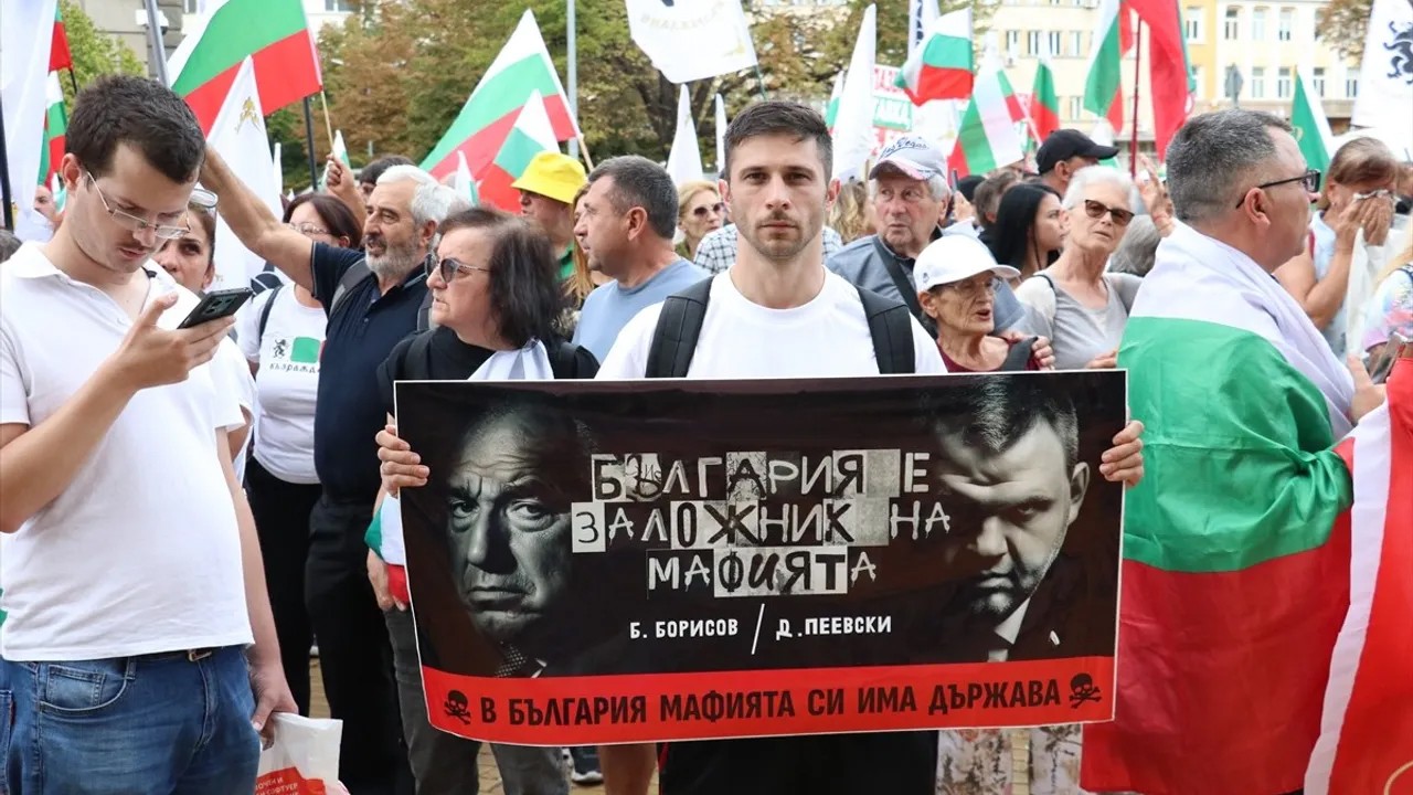 Bulgaristan'da Avroya geçiş kararı sonrası büyük protesto! Yeni gelişme