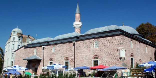 Bulgaristan'da cami kundaklandı