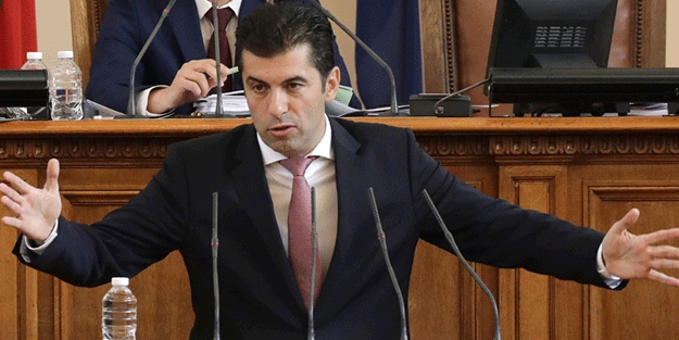 Komşuda hükümet düştü