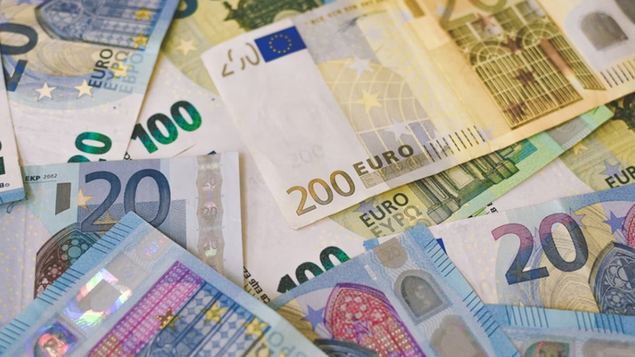 Bulgaristan'da resmi para birimi için geri sayım: Sosyal yardım, maaşlar, emekli aylıkları euro ile ödenecek