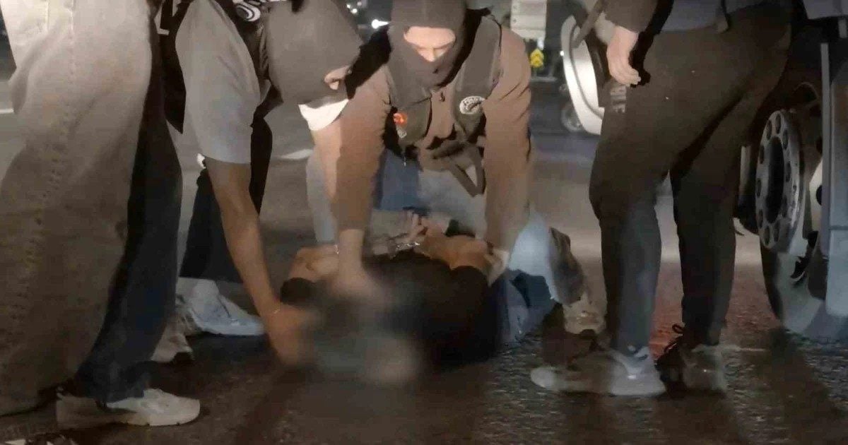 Bulgaristan'dan gelen tırda 84 kilo 700 gram skunk ele geçirildi, şüpheli gözaltında