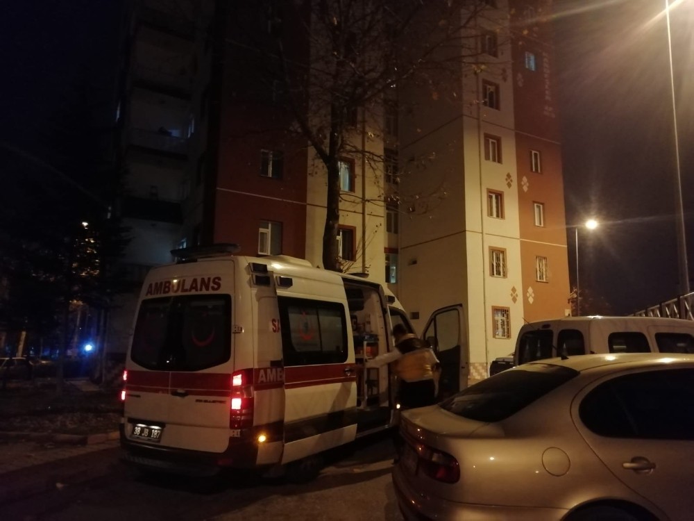 Bunalıma girdi, kendini astı 