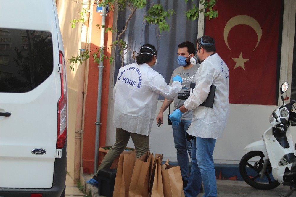Bunalıma giren genç evinde ölü bulundu 