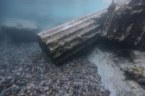 36 derecelik antik havuz boş kalmıyor