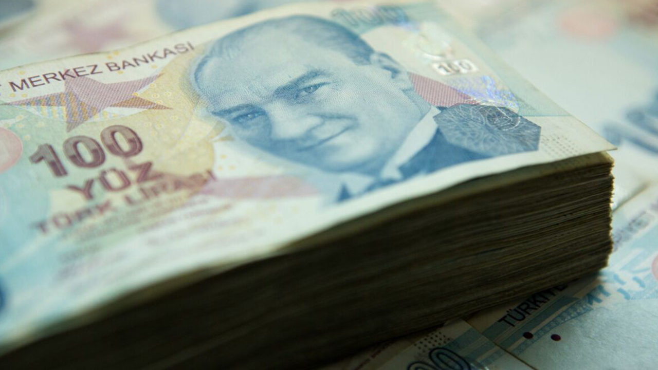 Bundan önceki asgari ücretleri doğru bilmişti! Yeni asgari ücreti Türkiye'ye duyurdu