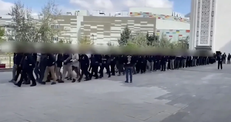 Bunlar ahlaksızların en aşağısı, en adisi! Onlarcası paketlendi